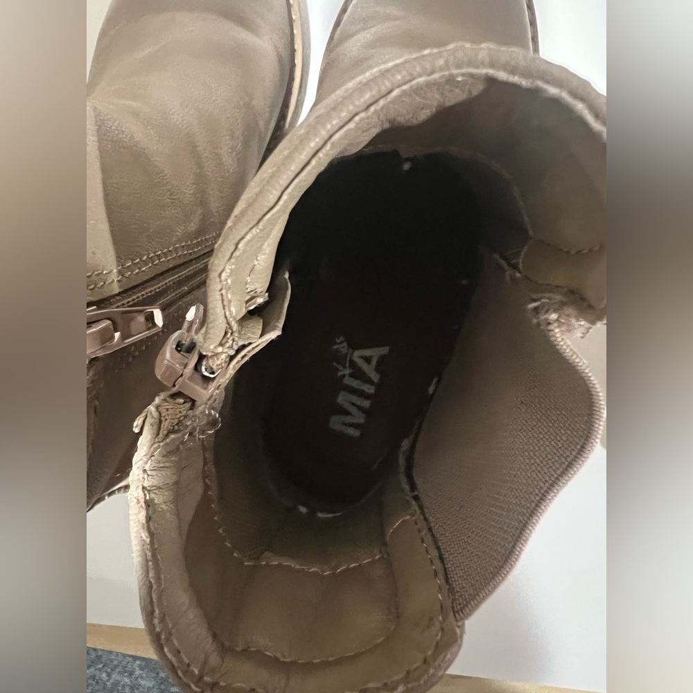 Mia Shoes Beige Ankle Boots - Picture 5 of 11
